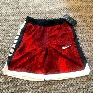 NWT Boys Nike Dri-Fit  Basketball Shorts Size Boys Medium